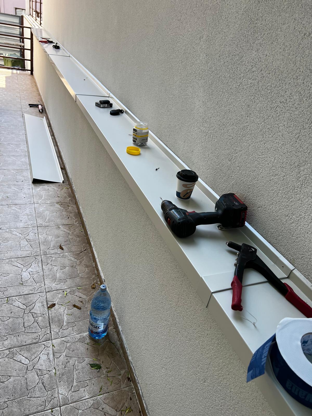 Uneltele de tinichigerie folosite de CMF Roof